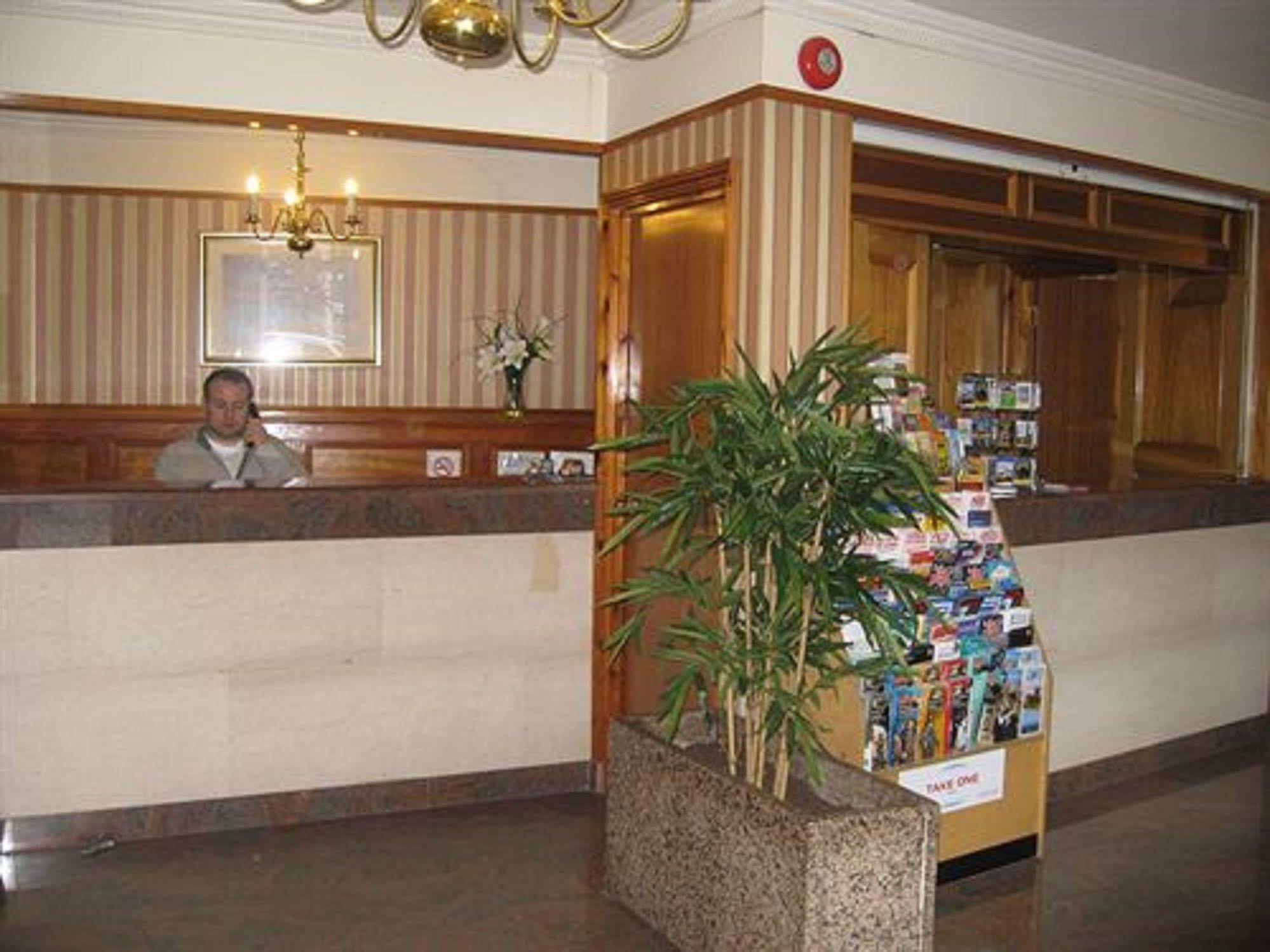 Carlton Hotel Лондон Екстер'єр фото